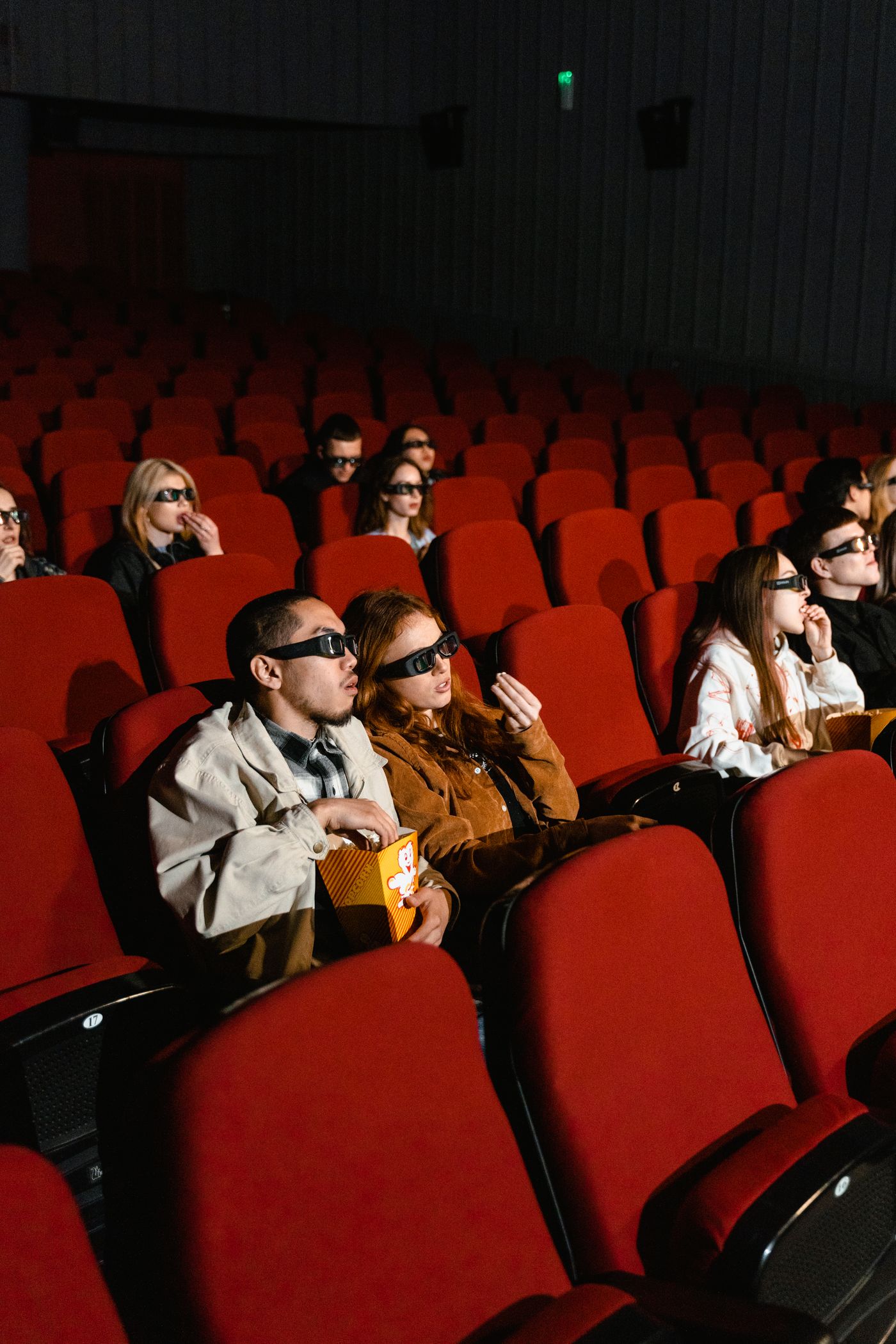 焦俊艳《凝脂手》北京首映 陈建斌惊喜现身映后（封面配图）